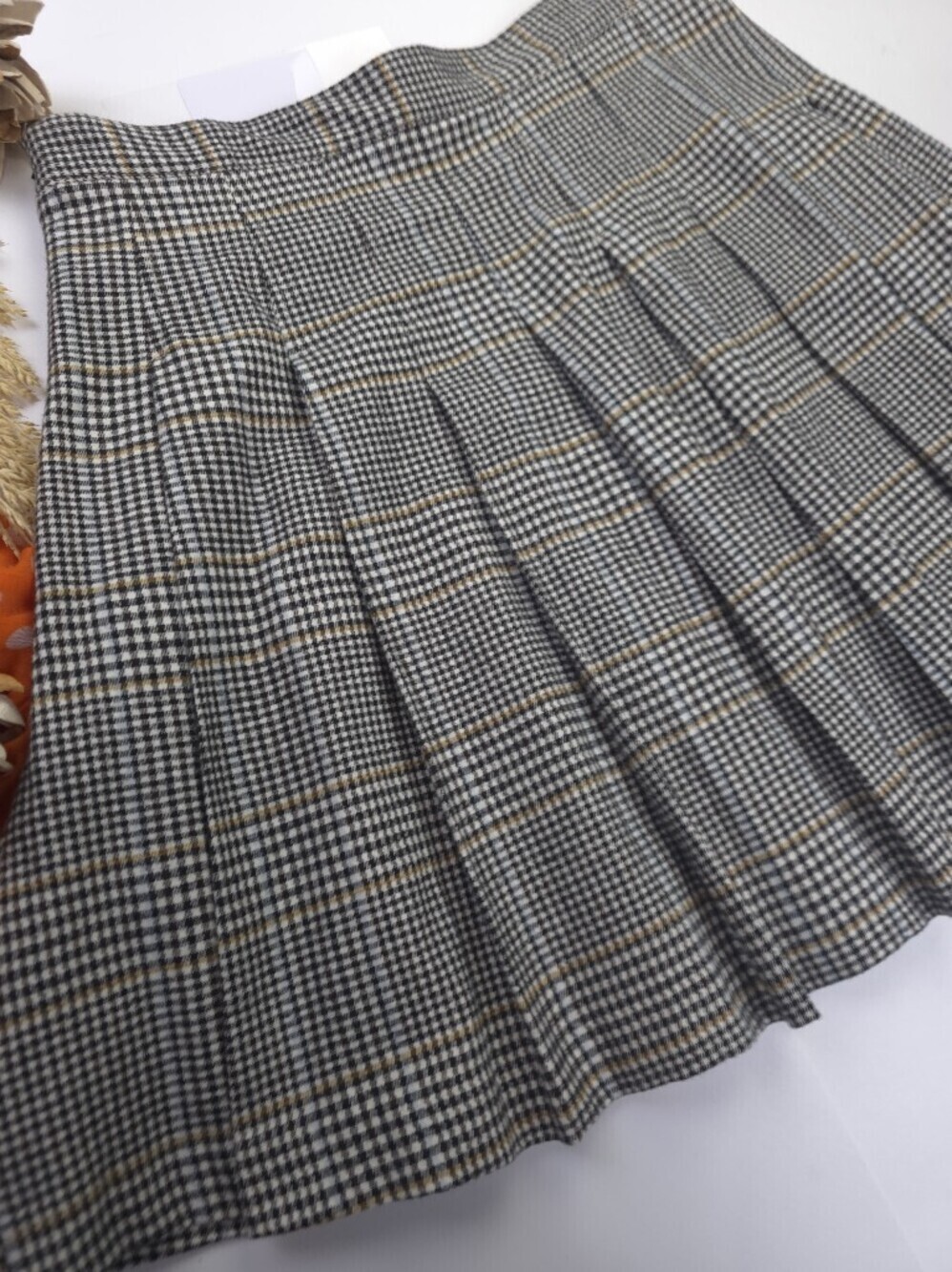 Free Assembly Black, White and Brown Plaid Pleated Mini Skirt Sz 6 - Picture 3 of 9